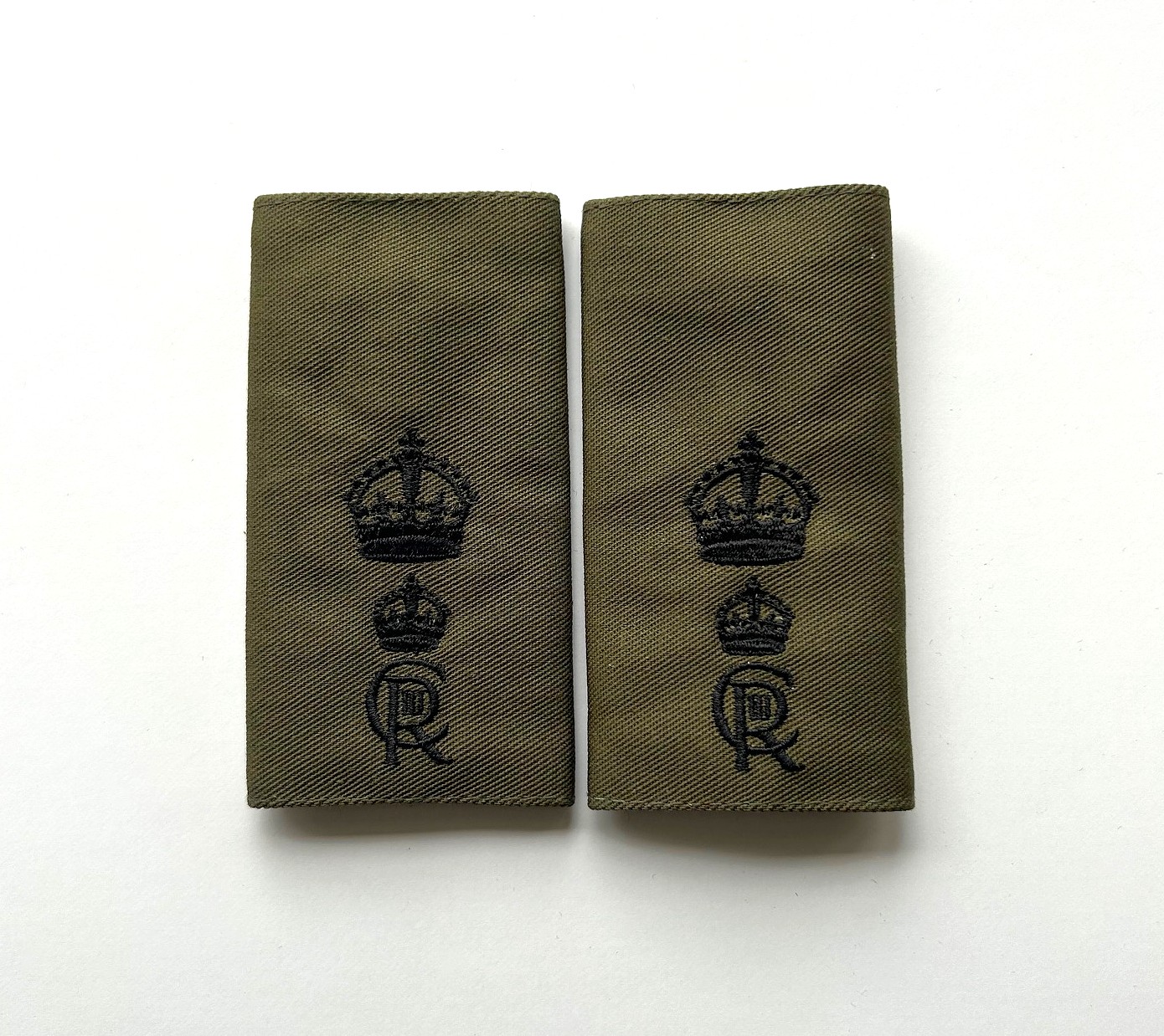 RM 'Major' Black on Green Rank Slides (Pair) with Kings Crown & Royal Cypher - Image 2